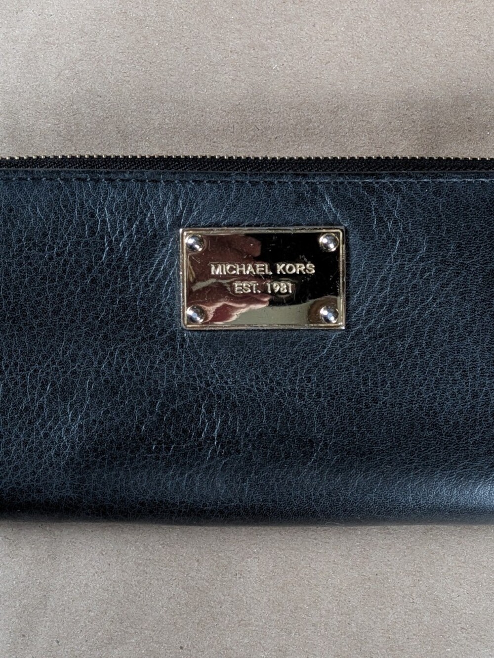 Authentic Michael Kors Jet Set Continental Black Leather Zip Wallet Gold Zipper